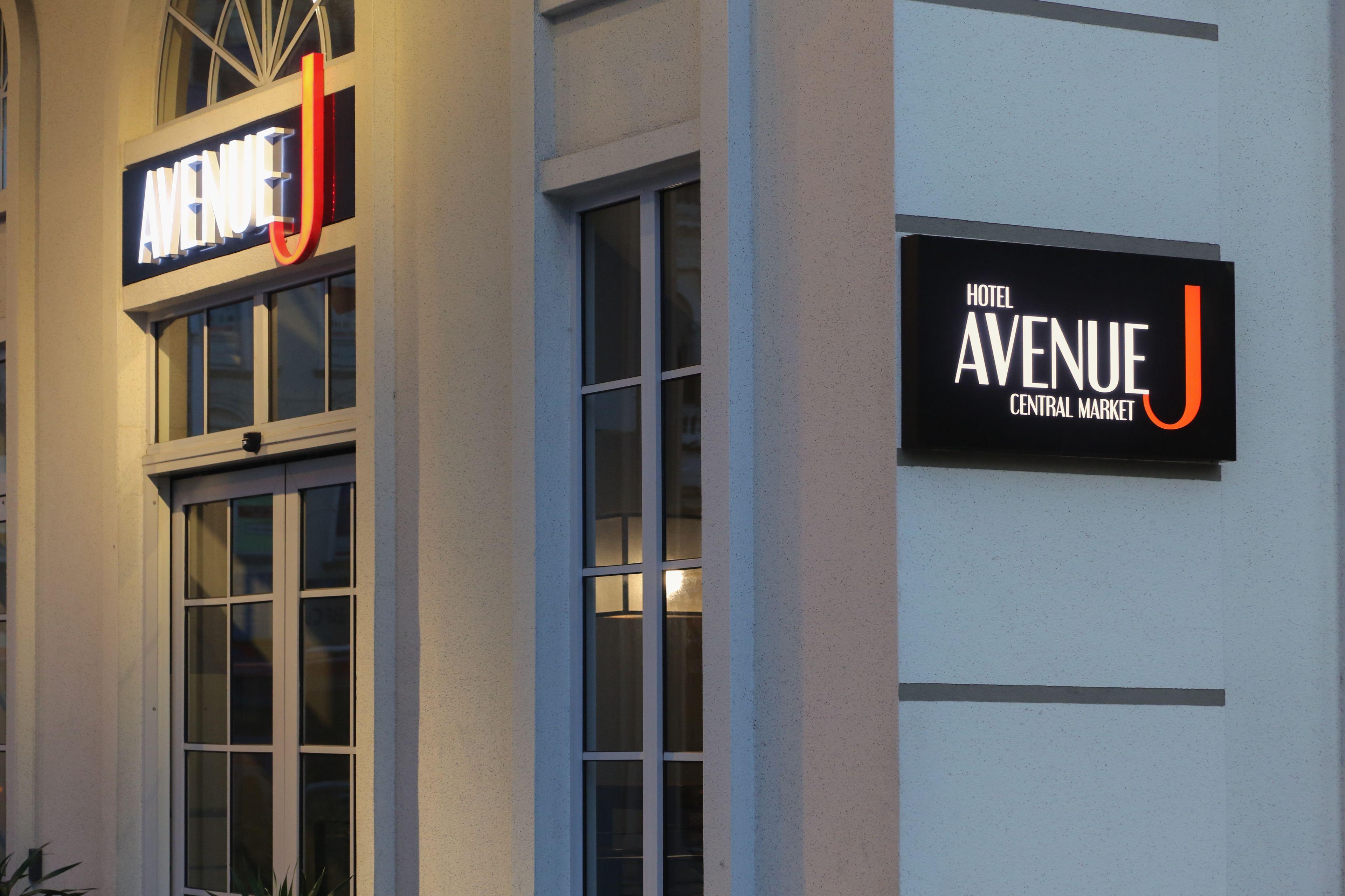 Avenue J Hotel, Central Market — Photos 1